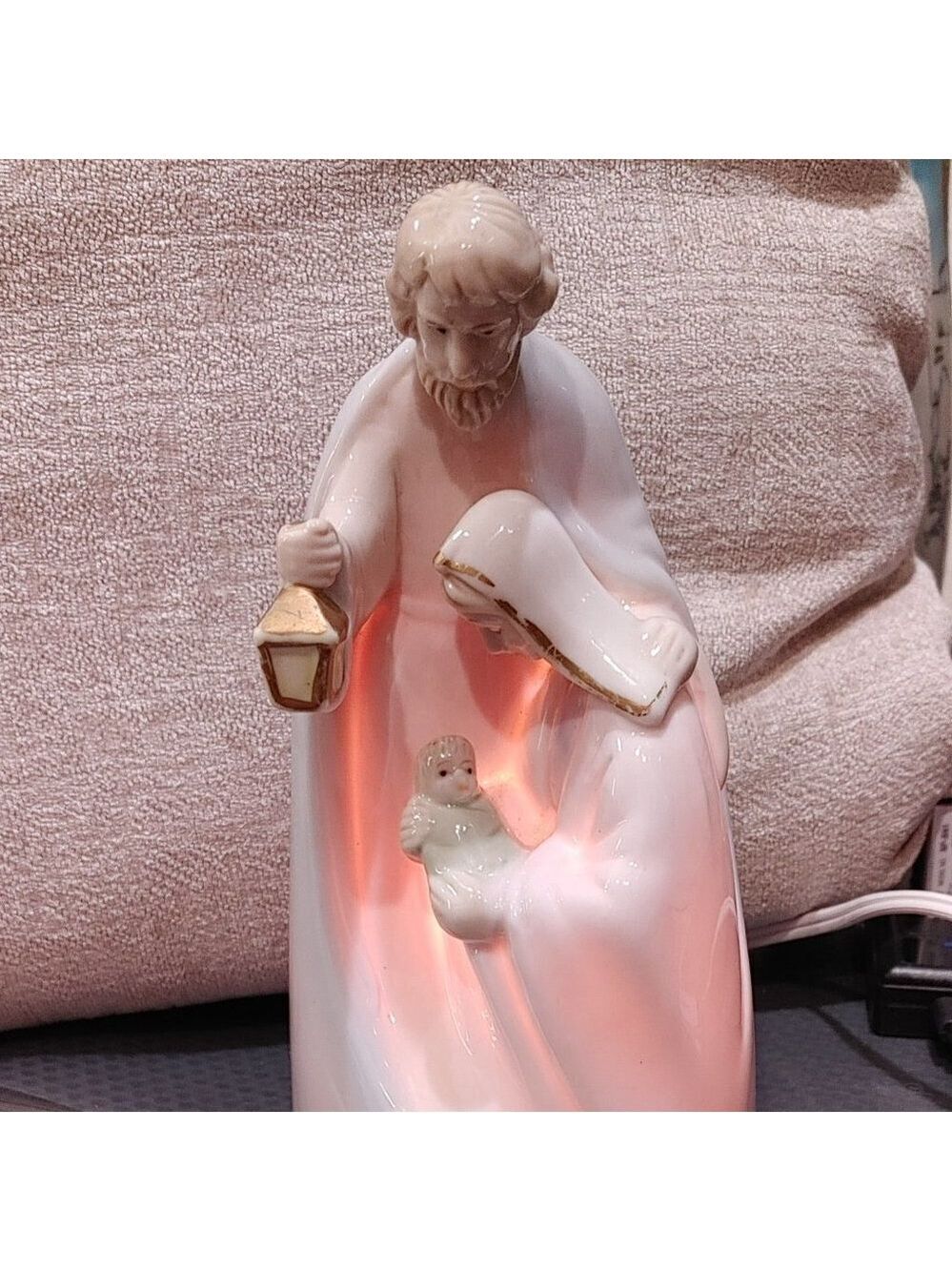Porcelain Lamp Cover With Baby Jesus, Mary & Joseph - Picture 6 of 8